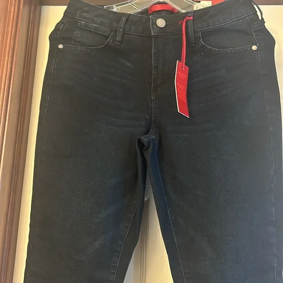 CLEARANCE. Jennifer Lopez Flawless Sculpt Skinny Jeans. New With Tags - Picture 2 of 7